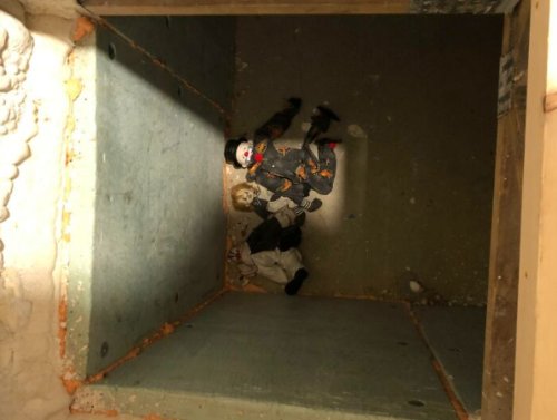 Hauntingly Horrific Objects Found in Houses (30 Photos) 1