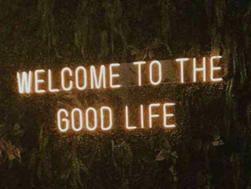 A Handful of Signs You’re Living the Good Life 1